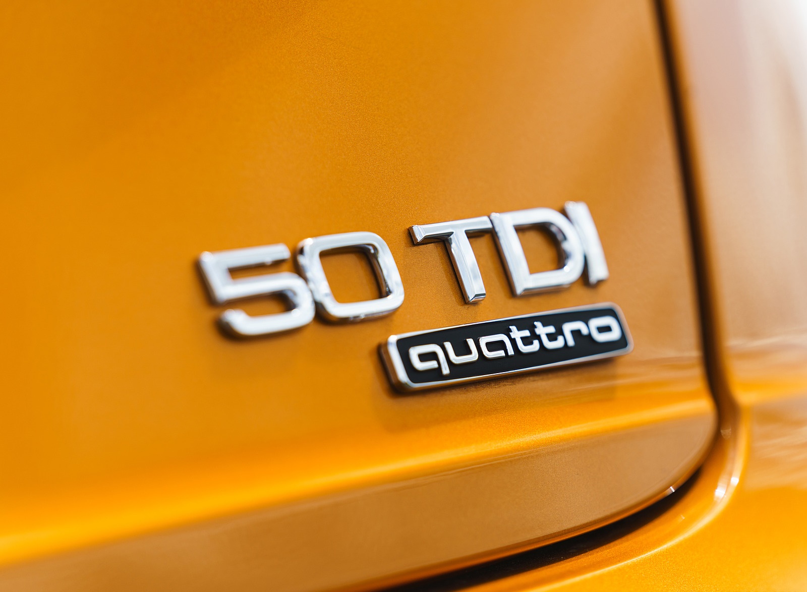 2019 Audi Q8 S Line 50 TDI Quattro (UK-Spec) Badge Wallpapers #80 of 98