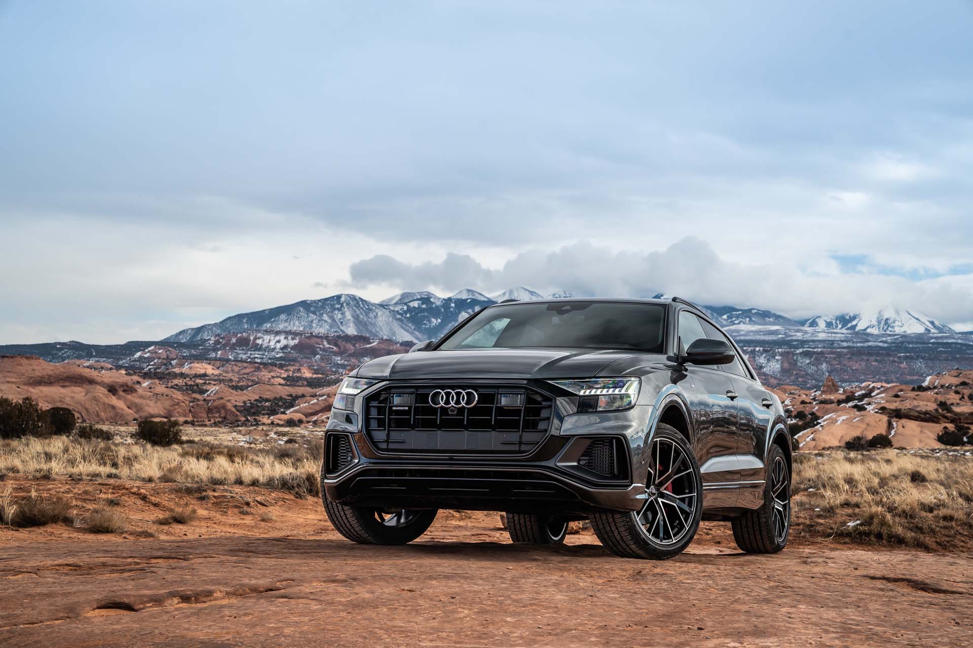 2019 Audi Q8 (US-Spec) Front Wallpapers #39 of 260