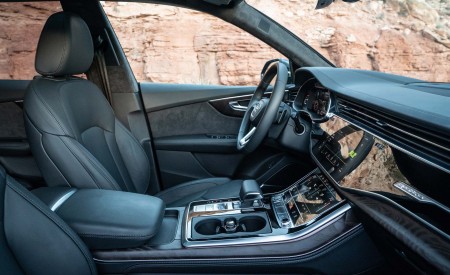 2019 Audi Q8 (US-Spec) Interior Front Seats Wallpapers 450x275 (97)