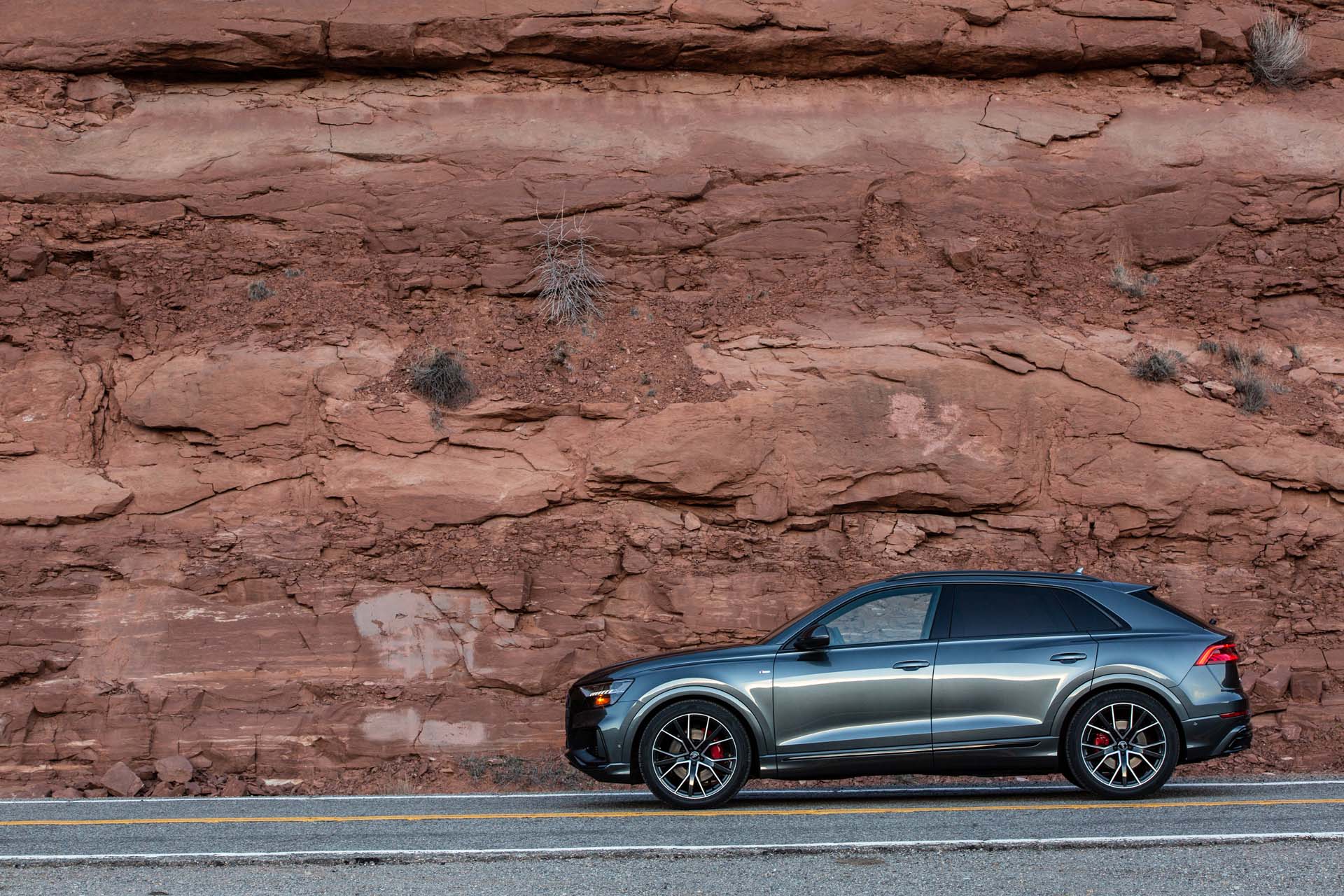 2019 Audi Q8 (US-Spec) Side Wallpapers #46 of 260