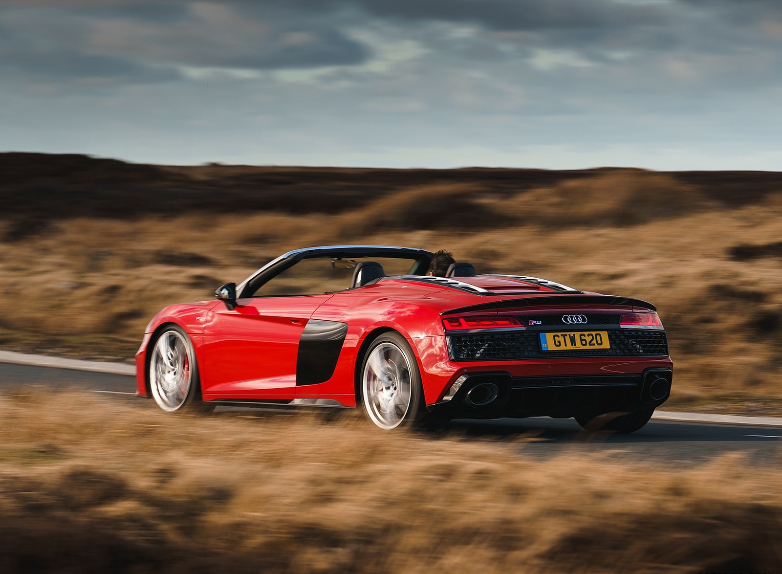 2019 Audi R8 V10 Spyder Performance quattro (UK-Spec) Rear Three-Quarter Wallpapers #36 of 100