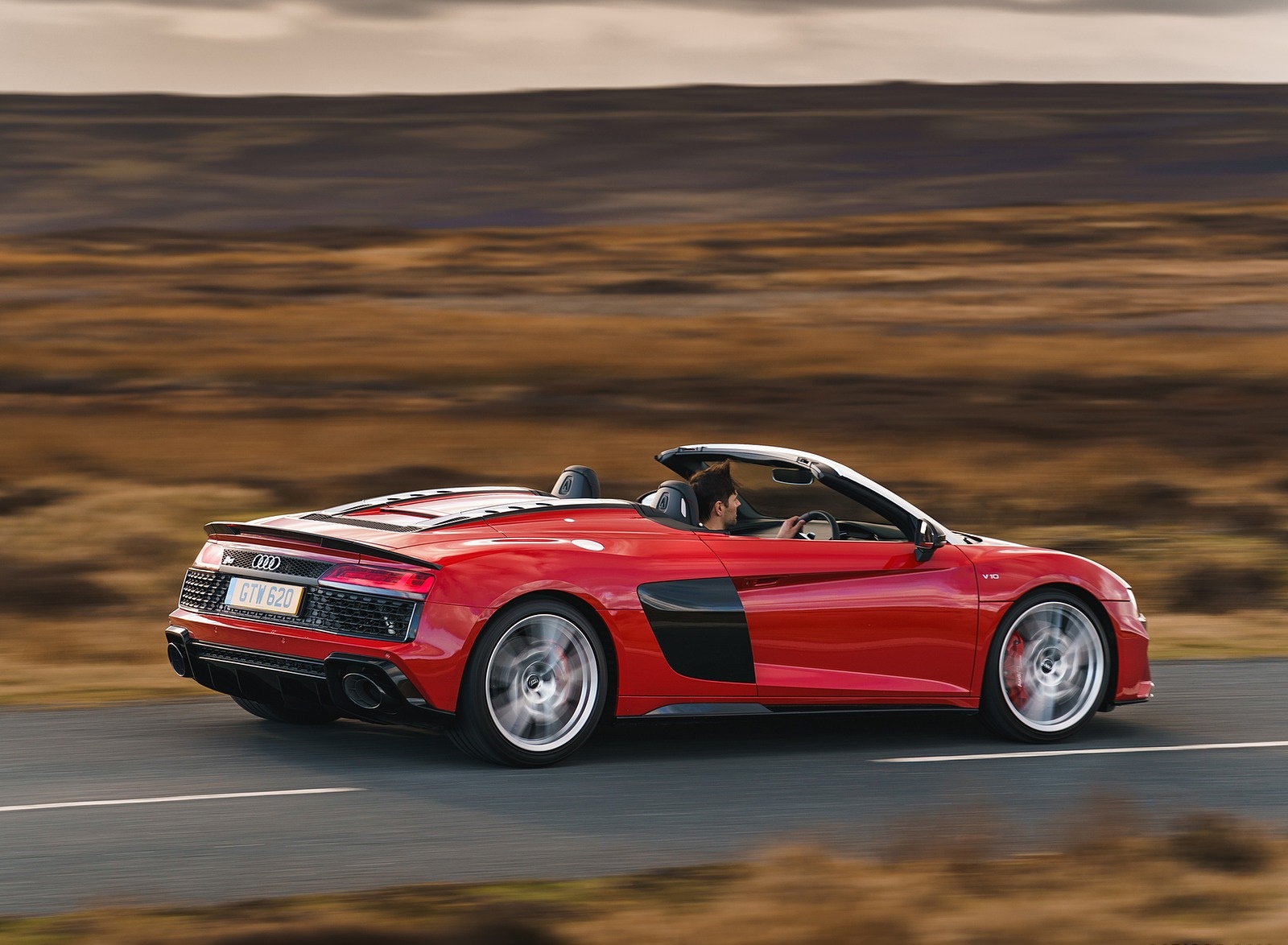 2019 Audi R8 V10 Spyder Performance quattro (UK-Spec) Rear Three-Quarter Wallpapers #38 of 100