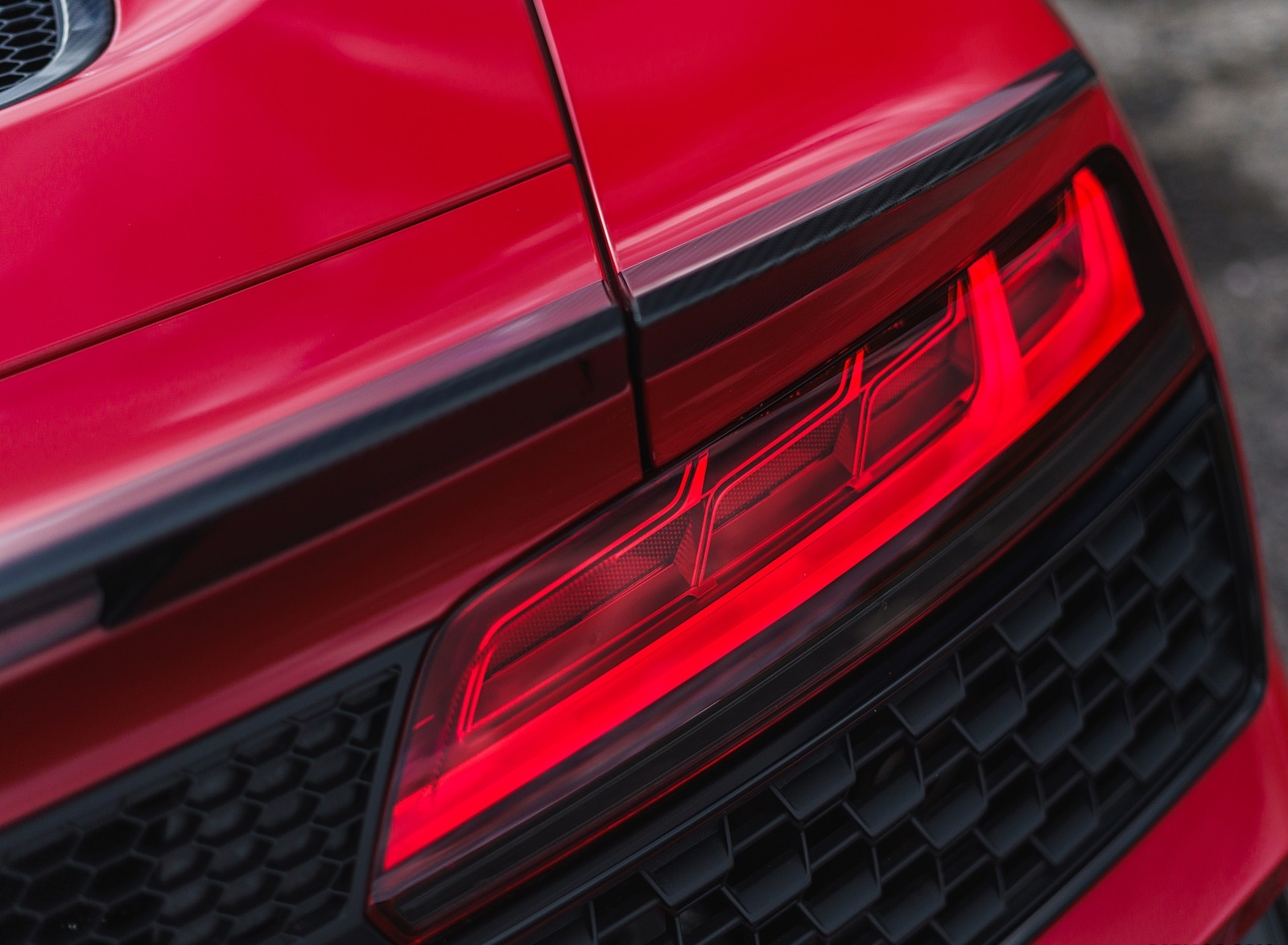 2019 Audi R8 V10 Spyder Performance quattro (UK-Spec) Tail Light Wallpapers #73 of 100
