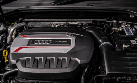 2019 Audi SQ2 (UK-Spec) Engine Wallpapers 450x275 (44)