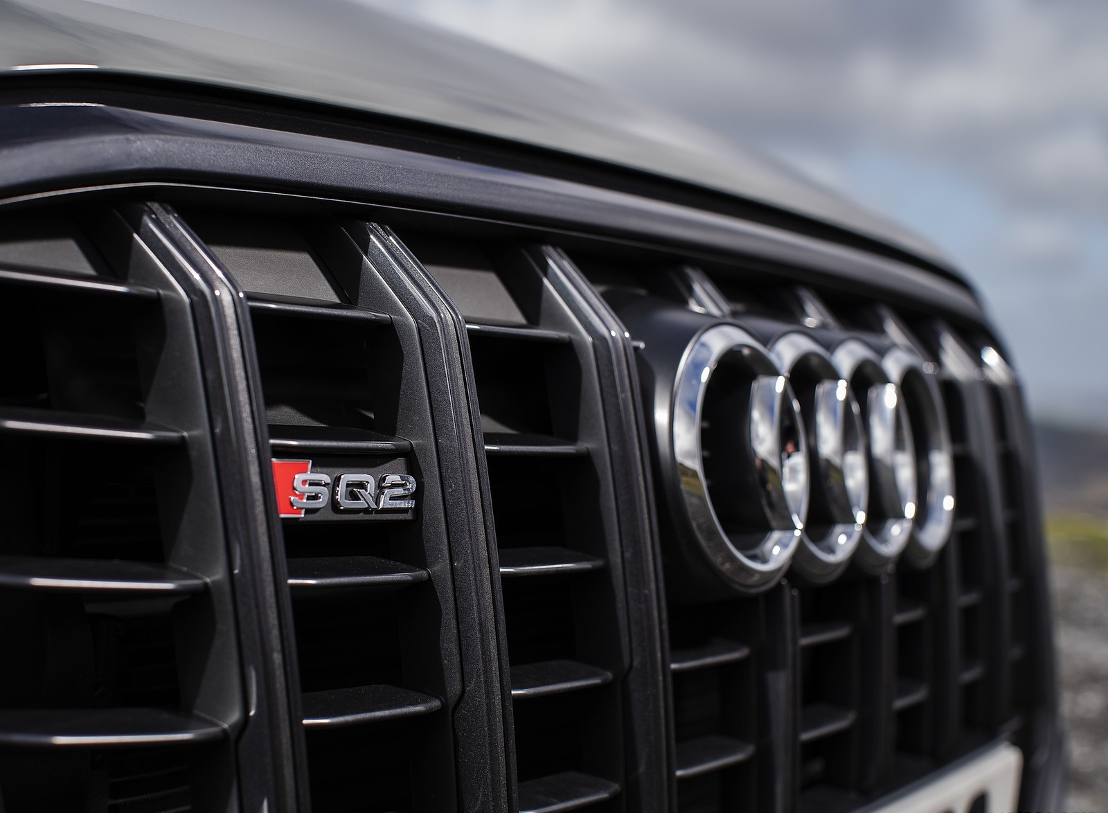 2019 Audi SQ2 (UK-Spec) Grill Wallpapers #35 of 60