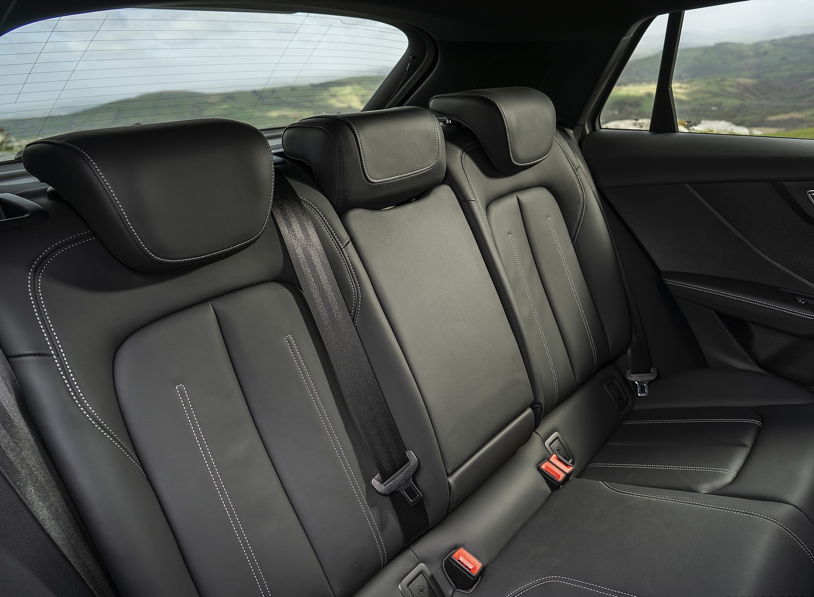 2019 Audi SQ2 (UK-Spec) Interior Rear Seats Wallpapers #51 of 60