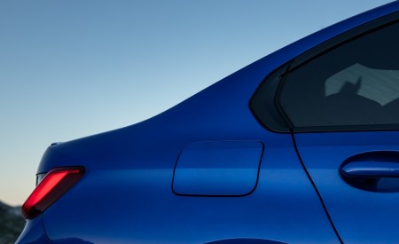2019 BMW 3-Series Saloon 320d xDrive (UK-Spec) Detail Wallpapers 450x275 (34)