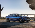 2019 BMW 3-Series Saloon 320d xDrive (UK-Spec) Front Three-Quarter Wallpapers 150x120 (28)