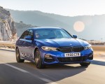 2019 BMW 3-Series Saloon 320d xDrive (UK-Spec) Front Three-Quarter Wallpapers 150x120 (25)