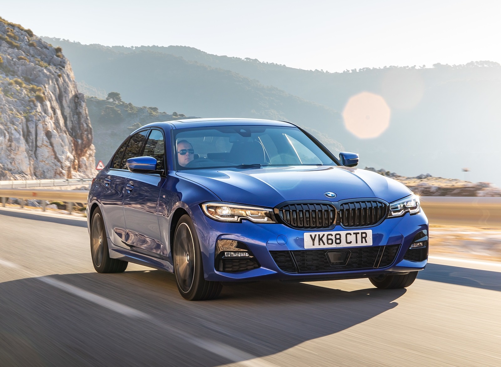 2019 BMW 3-Series Saloon 320d xDrive (UK-Spec) Front Three-Quarter Wallpapers #25 of 46