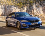 2019 BMW 3-Series Saloon 320d xDrive (UK-Spec) Front Three-Quarter Wallpapers 150x120 (3)