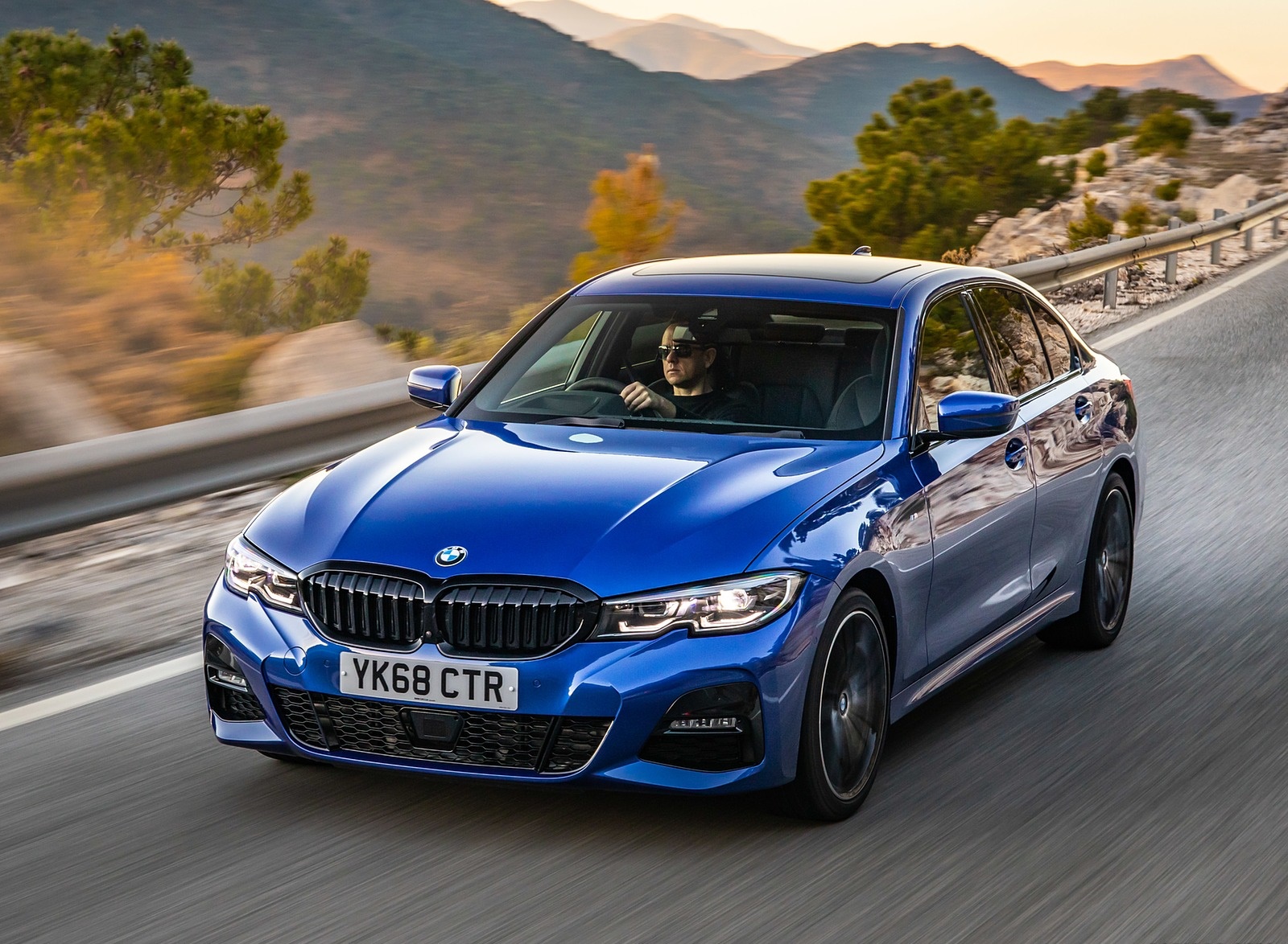 2019 BMW 3-Series Saloon 320d xDrive (UK-Spec) Front Three-Quarter Wallpapers (1)