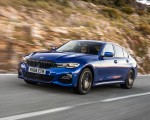 2019 BMW 3-Series Saloon 320d xDrive (UK-Spec) Front Three-Quarter Wallpapers 150x120 (4)