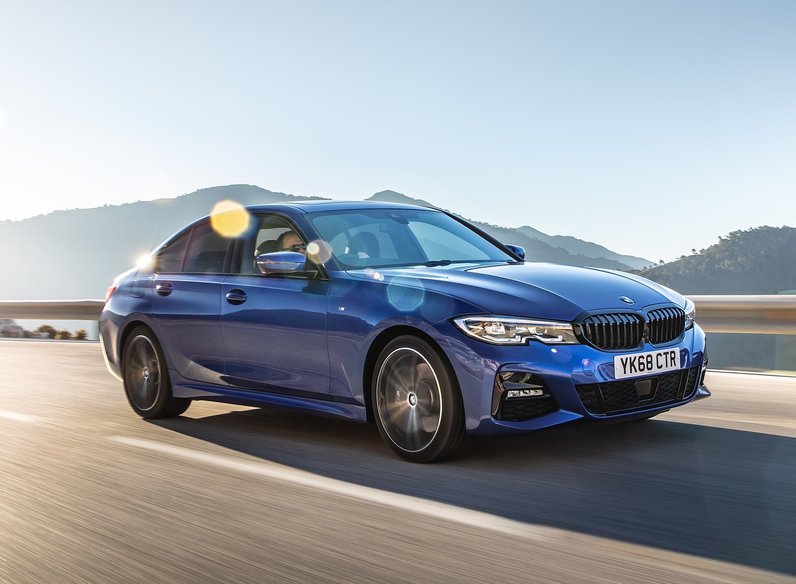 2019 BMW 3-Series Saloon 320d xDrive (UK-Spec) Front Three-Quarter Wallpapers #16 of 46