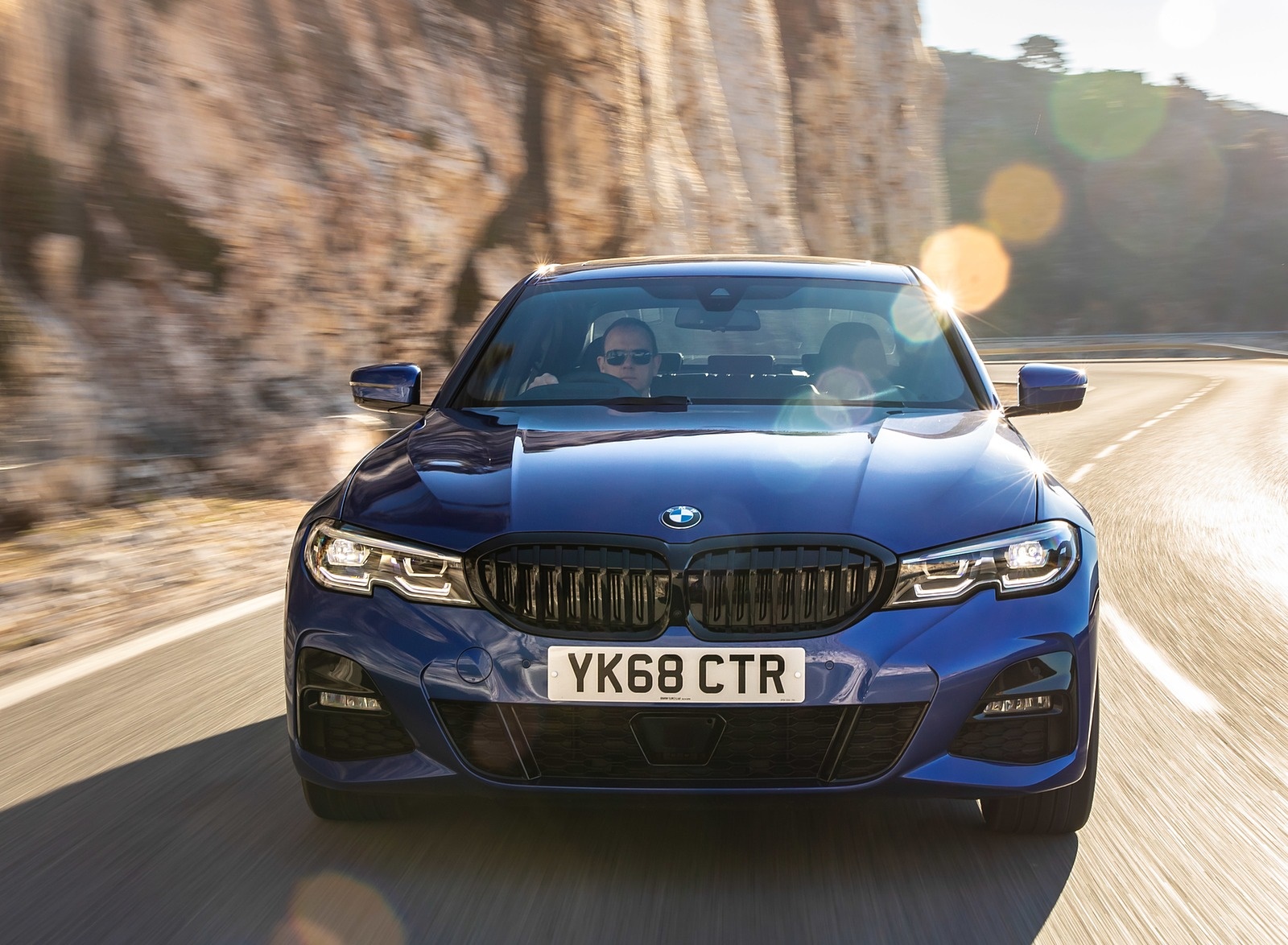 2019 BMW 3-Series Saloon 320d xDrive (UK-Spec) Front Wallpapers #6 of 46