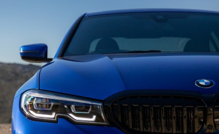 2019 BMW 3-Series Saloon 320d xDrive (UK-Spec) Headlight Wallpapers 450x275 (33)