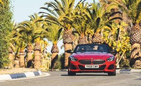 2019 BMW Z4 M40i (UK-Spec) Front Wallpapers 450x275 (77)