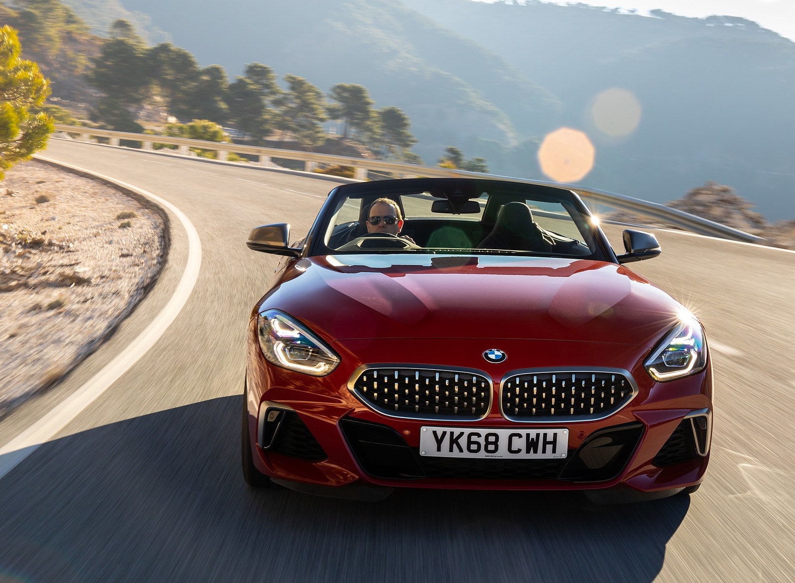 2019 BMW Z4 M40i (UK-Spec) Front Wallpapers #67 of 140