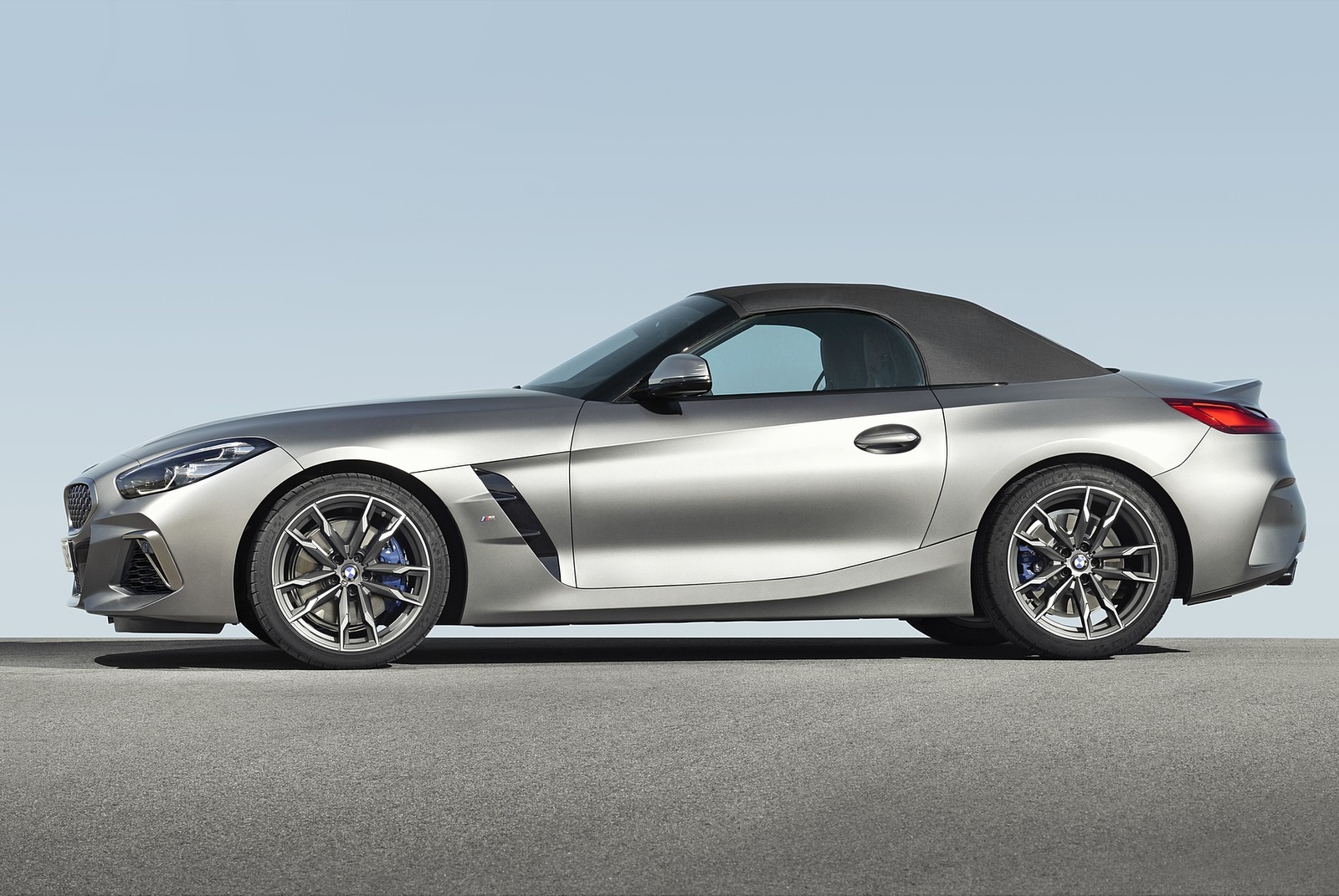 2019 BMW Z4 M40i (UK-Spec) Side Wallpapers #129 of 140