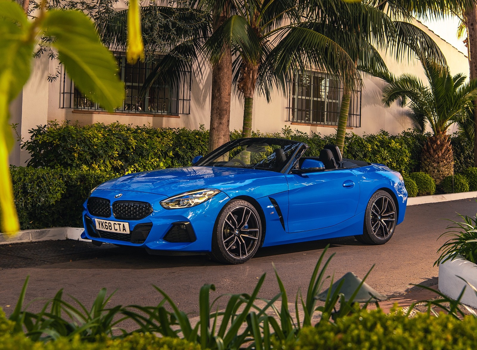 2019 BMW Z4 sDrive20i (UK-Spec) Front Three-Quarter Wallpapers #34 of 140