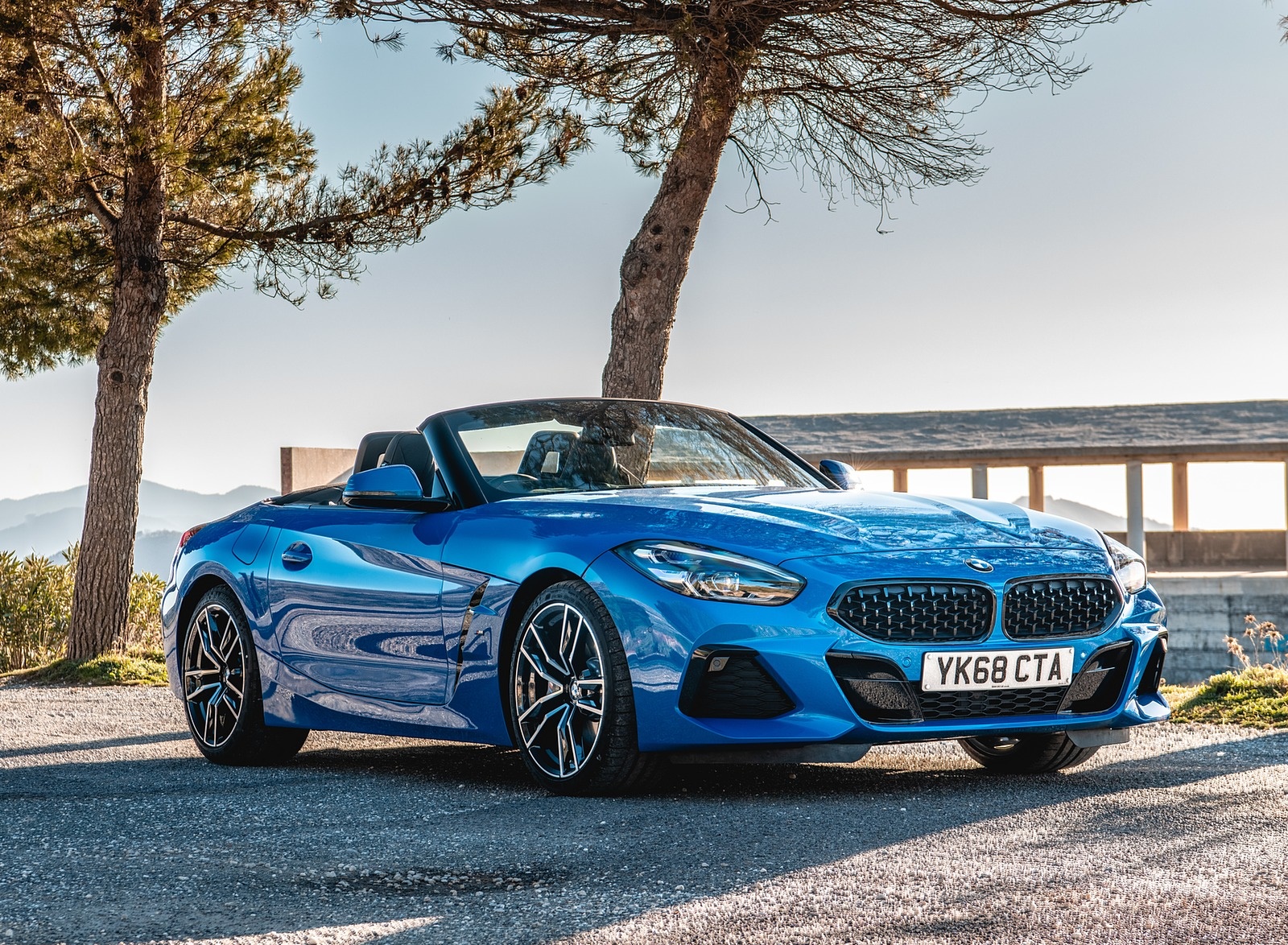2019 BMW Z4 sDrive20i (UK-Spec) Front Three-Quarter Wallpapers #20 of 140