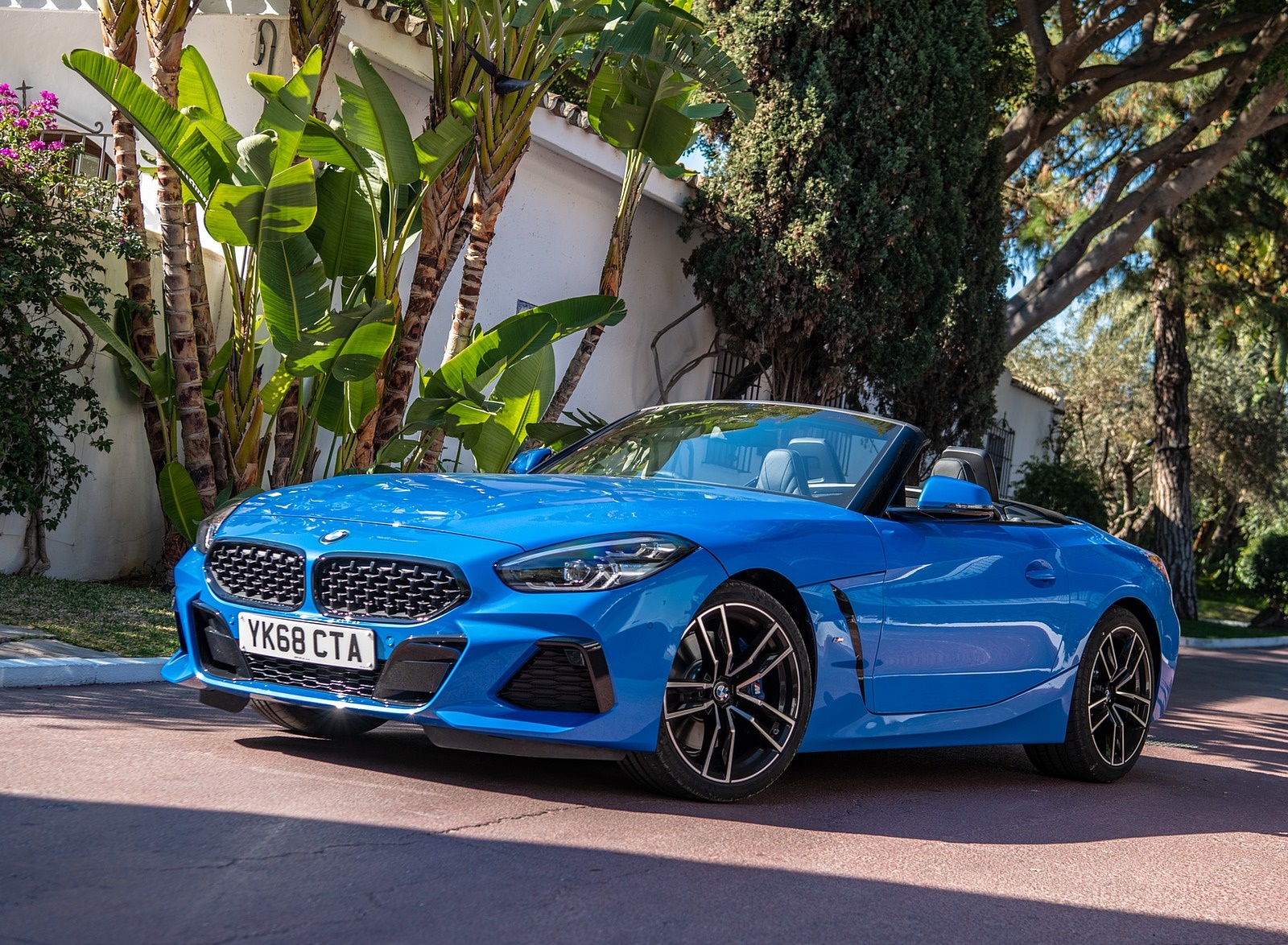 2019 BMW Z4 sDrive20i (UK-Spec) Front Three-Quarter Wallpapers #21 of 140