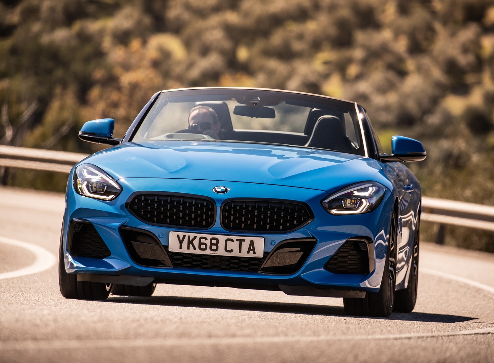 2019 BMW Z4 sDrive20i (UK-Spec) Front Wallpapers (5)