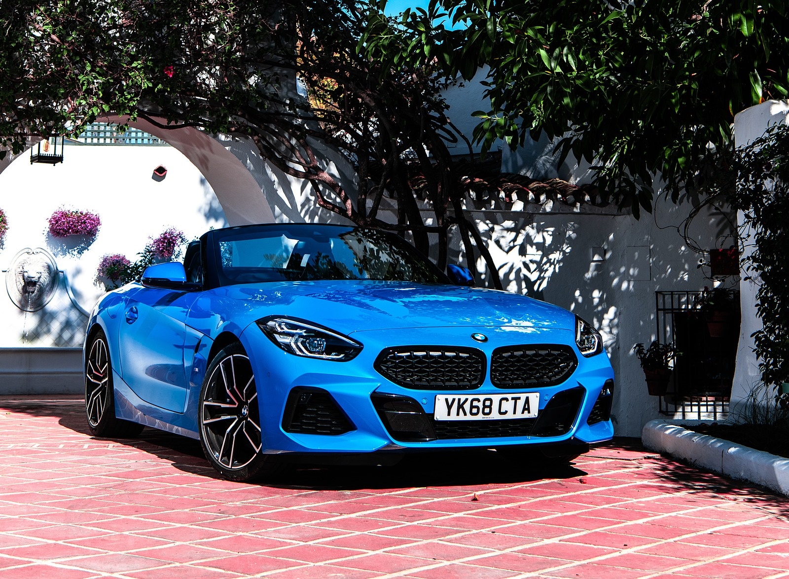 2019 BMW Z4 sDrive20i (UK-Spec) Front Wallpapers #32 of 140