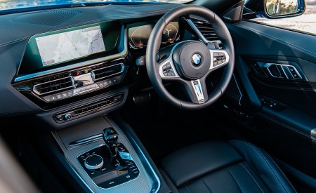 2019 BMW Z4 sDrive20i (UK-Spec) Interior Cockpit Wallpapers 450x275 (48)