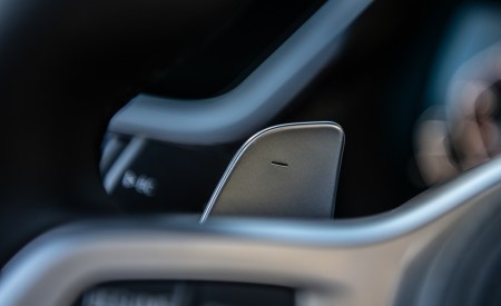 2019 BMW Z4 sDrive20i (UK-Spec) Paddle Shifters Wallpapers 450x275 (41)