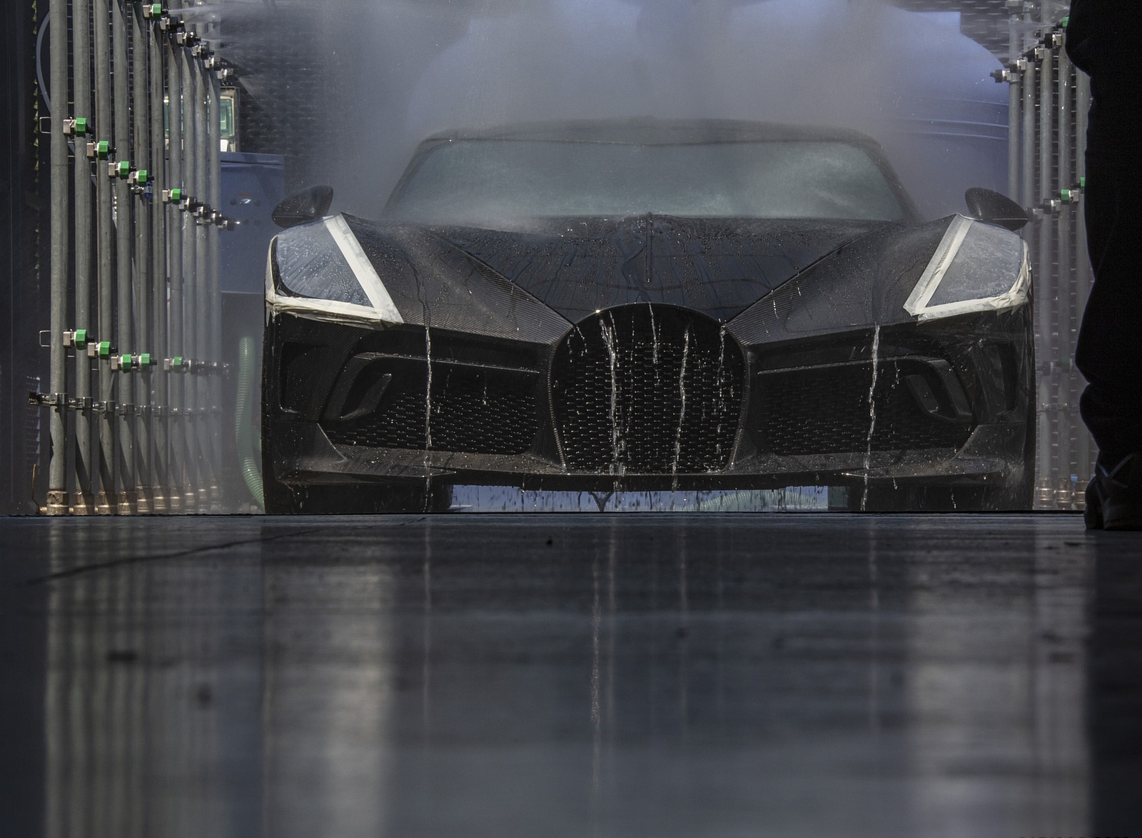 2019 Bugatti La Voiture Noire Water Testing Wallpapers #24 of 50