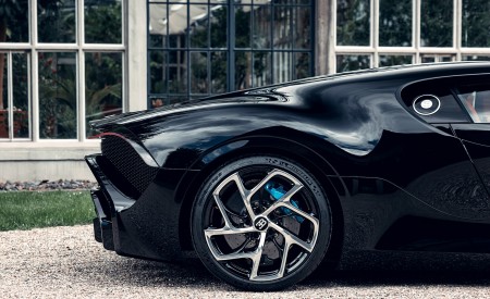 2019 Bugatti La Voiture Noire Wheel Wallpapers 450x275 (19)