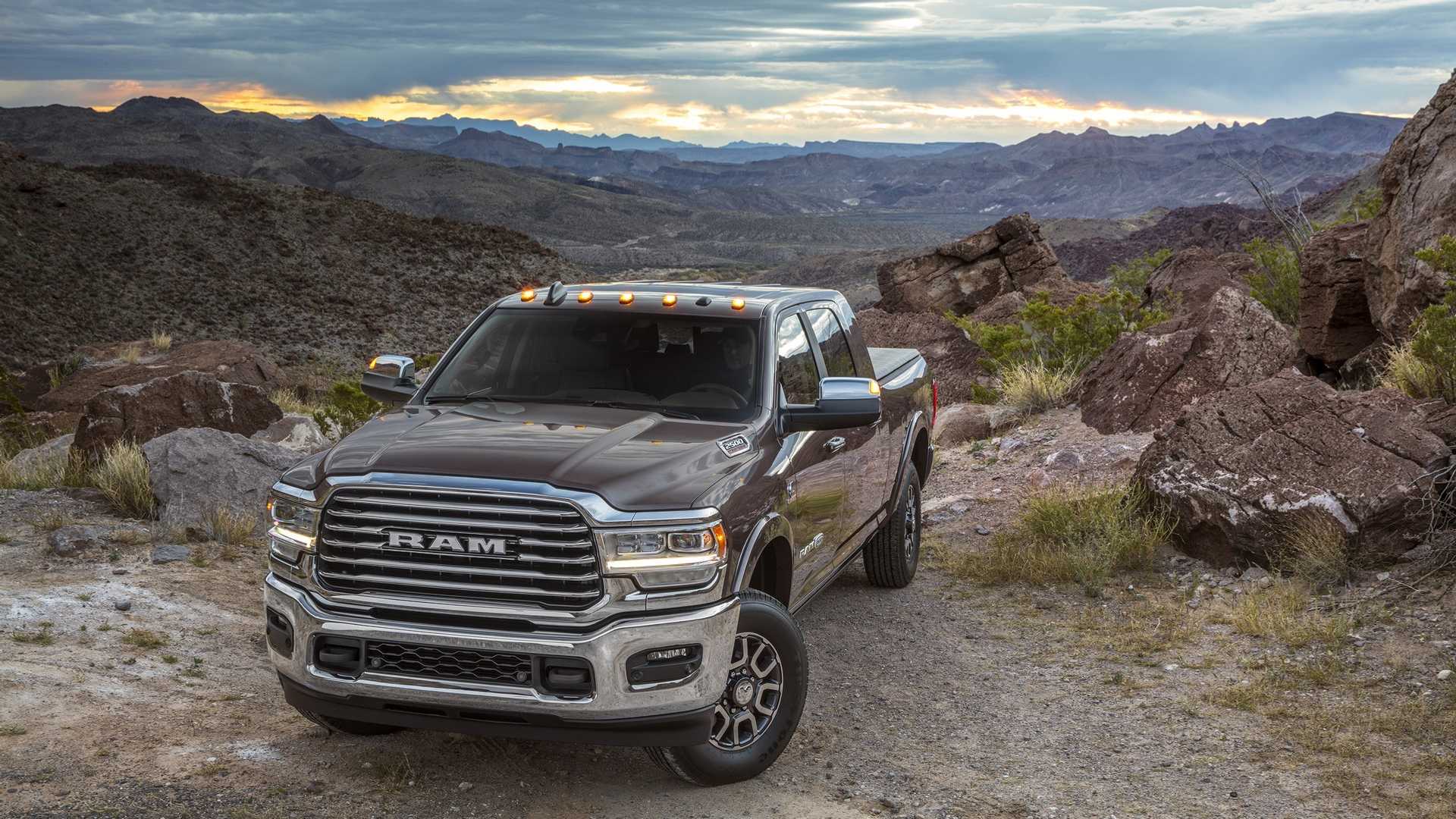 2019 Ram 2500 Heavy Duty Front Three-Quarter Wallpapers #22 of 36
