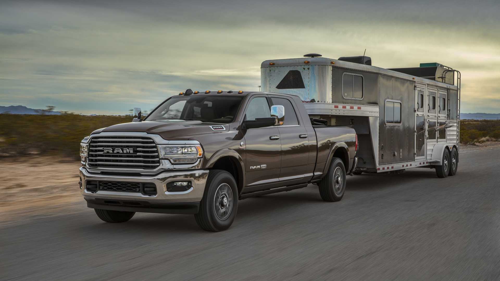 2019 Ram 2500 Heavy Duty Front Three-Quarter Wallpapers (9)