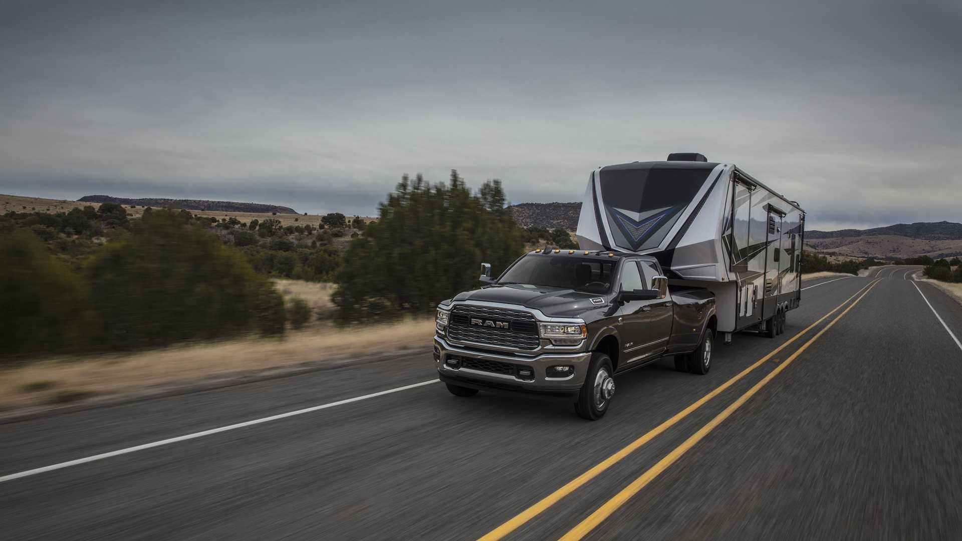 2019 Ram 2500 Heavy Duty Front Three-Quarter Wallpapers #12 of 36
