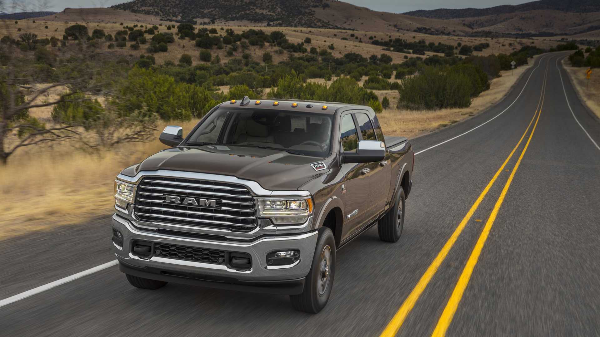 2019 Ram 2500 Heavy Duty Front Three-Quarter Wallpapers #2 of 36