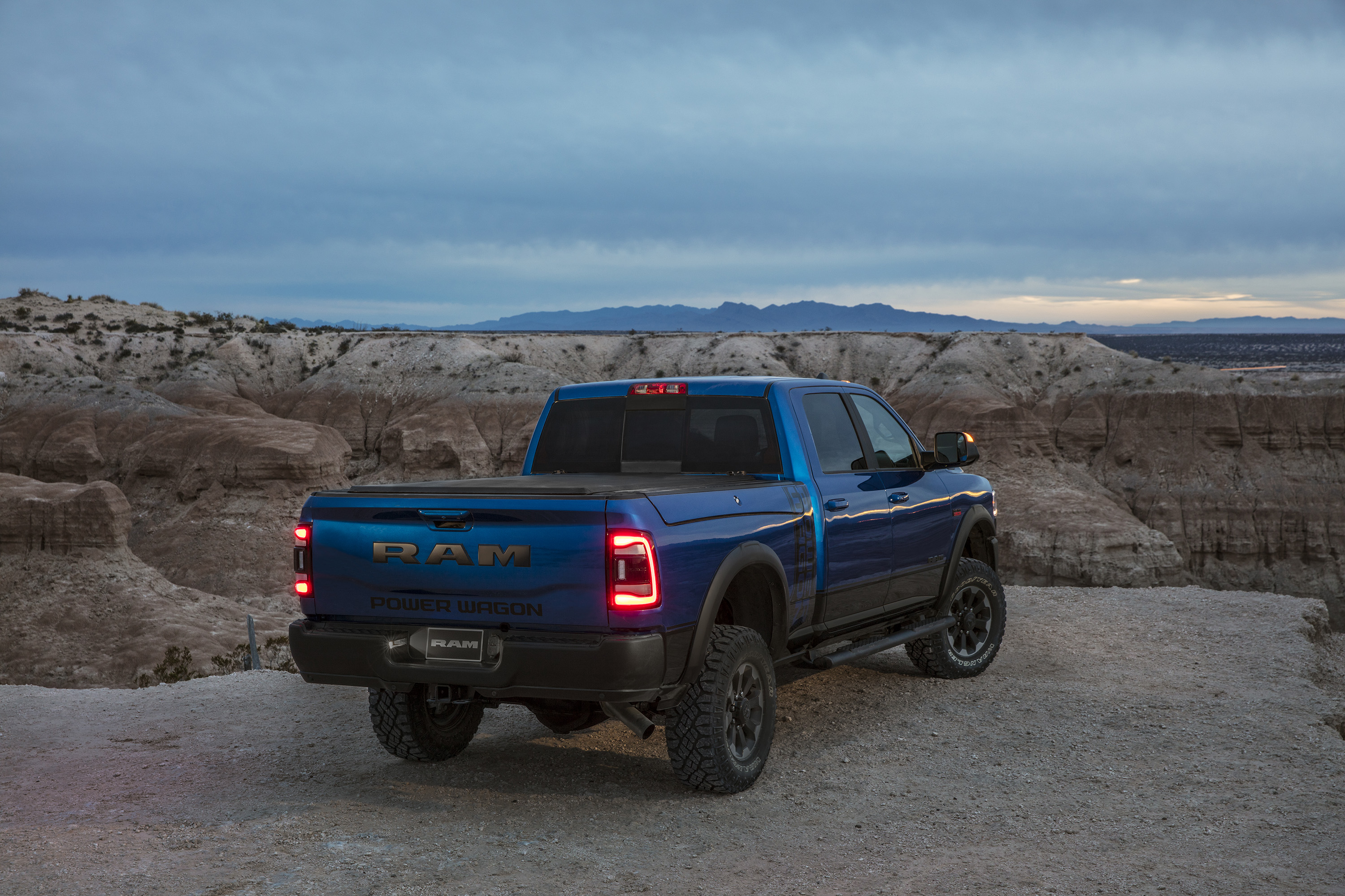 2019 Ram 2500 Power Wagon (Color: Blue Streak) Rear Three-Quarter Wallpapers #25 of 64