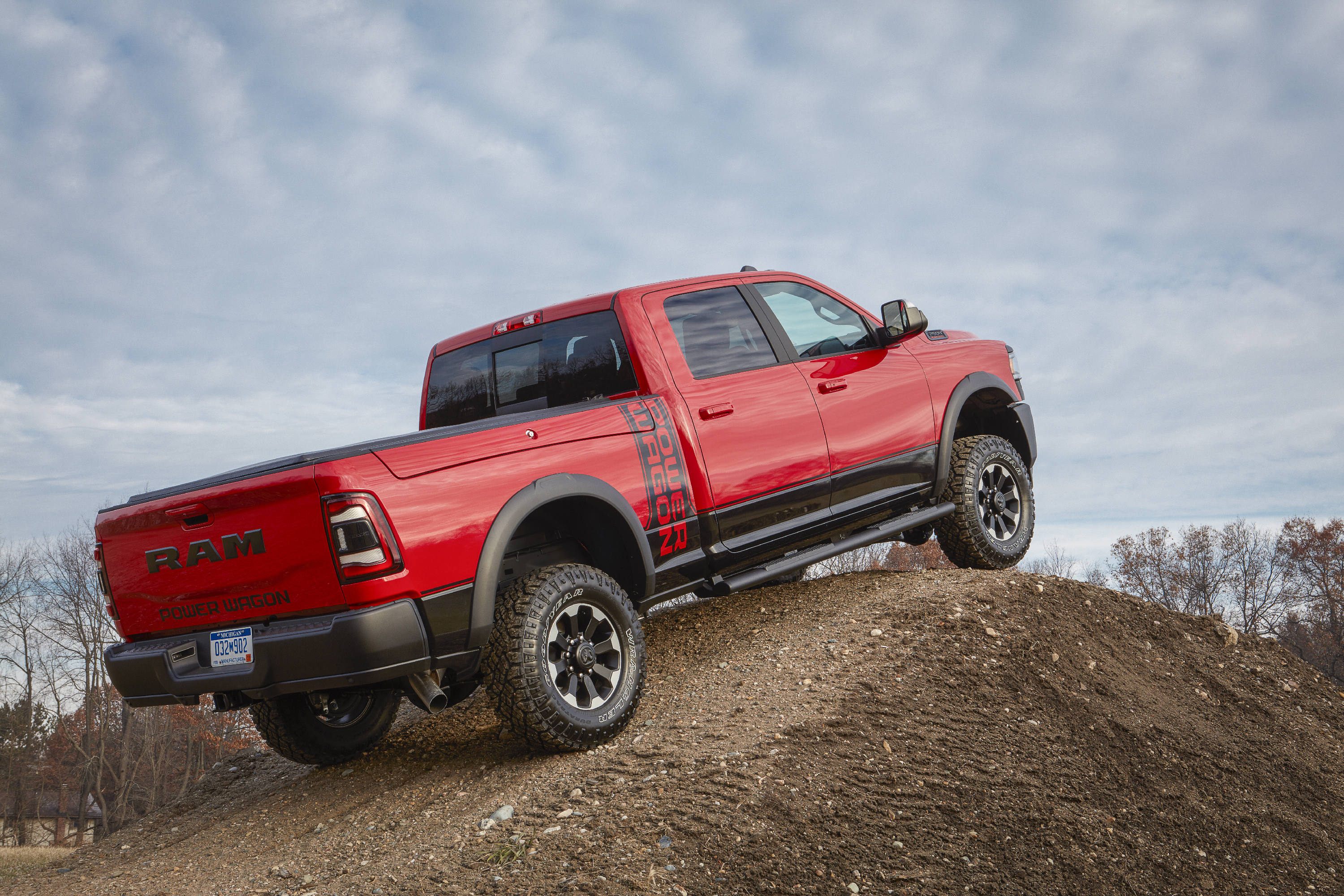 2019 Ram 2500 Power Wagon (Color: Flame Red) Rear Three-Quarter Wallpapers #35 of 64