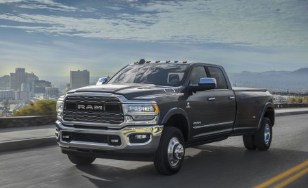 2019 Ram 3500 Heavy Duty Limited Crew Cab Dually Front Three-Quarter Wallpapers 450x275 (13)