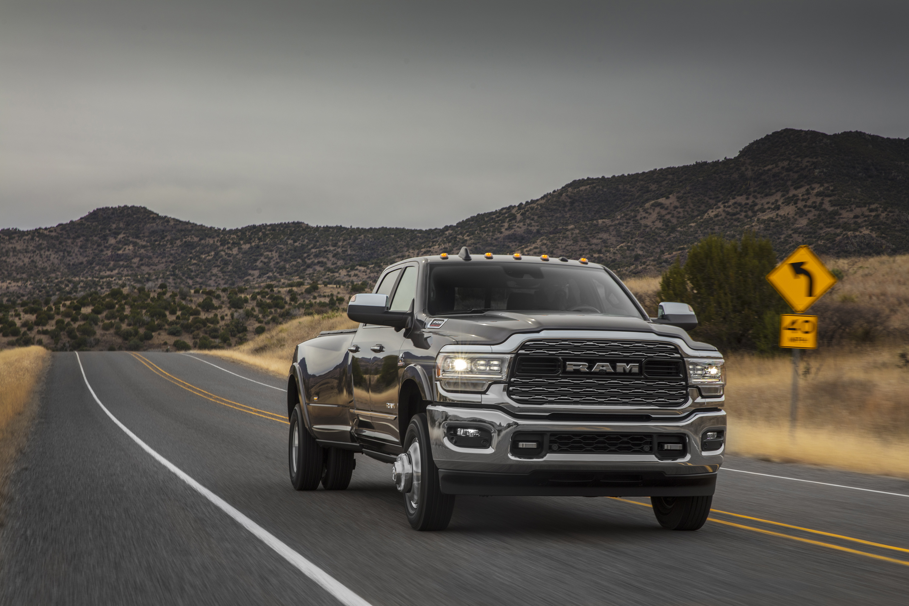 2019 Ram 3500 Heavy Duty Limited Crew Cab Dually Front Three-Quarter Wallpapers #14 of 28