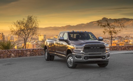 2019 Ram 3500 Heavy Duty Limited Crew Cab Dually Front Three-Quarter Wallpapers 450x275 (7)