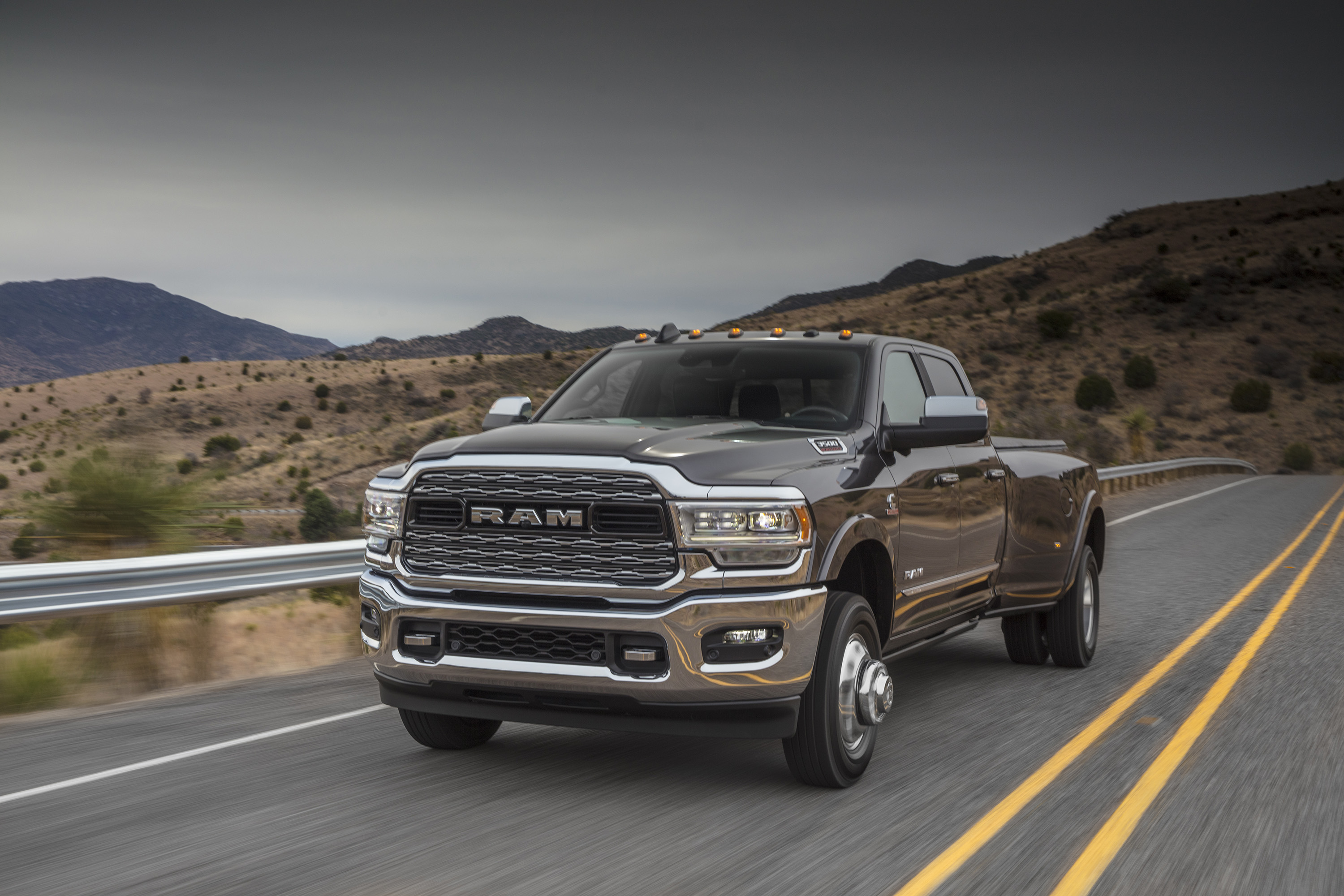 2019 Ram 3500 Heavy Duty Limited Crew Cab Dually Front Three-Quarter Wallpapers #1 of 28