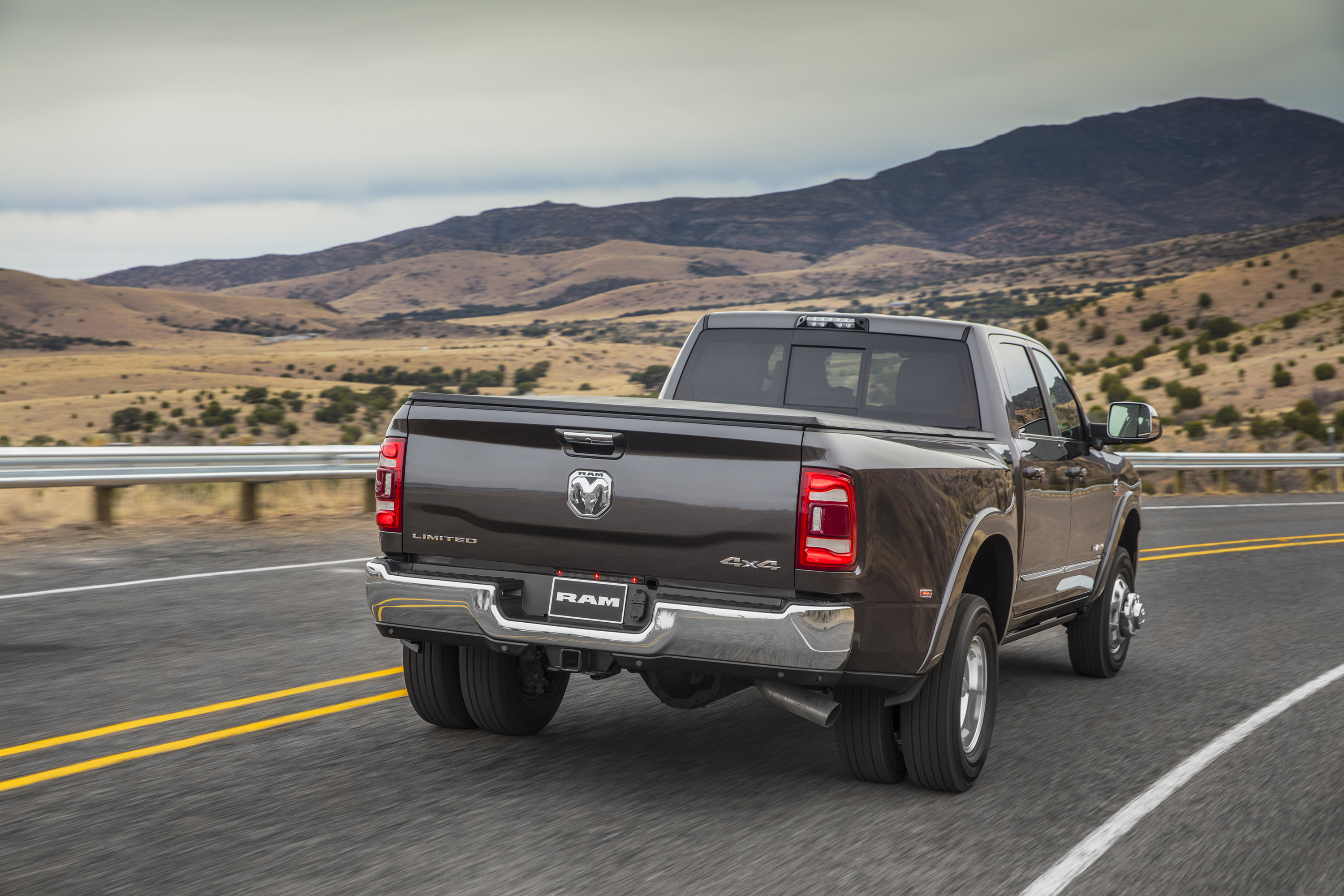 2019 Ram 3500 Heavy Duty Limited Crew Cab Dually Rear Three-Quarter Wallpapers #3 of 28