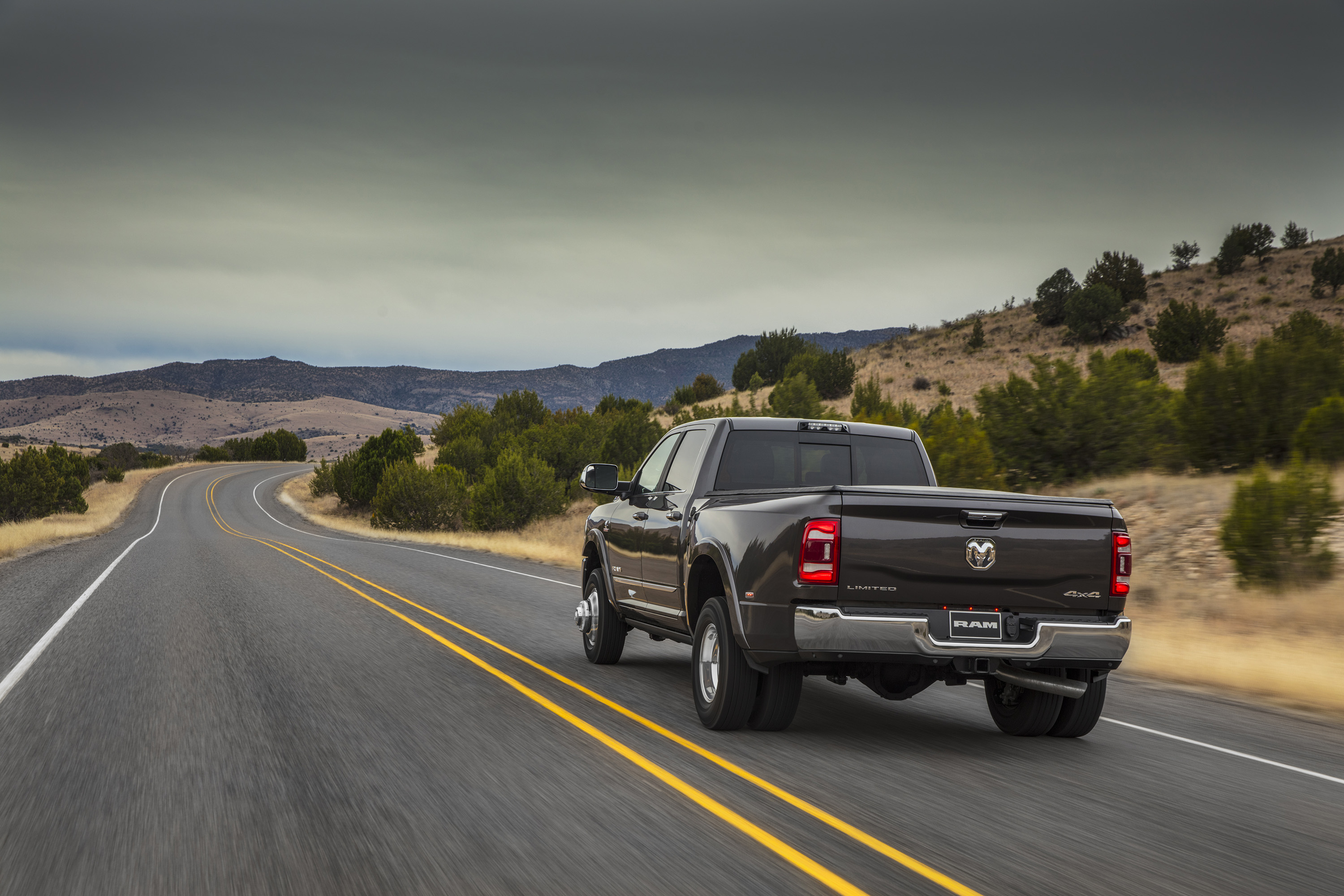 2019 Ram 3500 Heavy Duty Limited Crew Cab Dually Rear Wallpapers #4 of 28