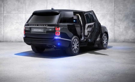 2019 Range Rover Sentinel Armored Vehicle Rear Three-Quarter Wallpapers 450x275 (7)