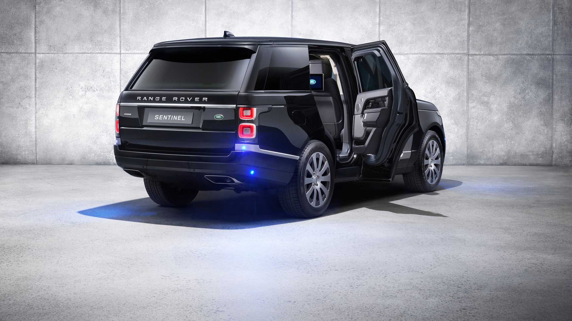 2019 Range Rover Sentinel Armored Vehicle Rear Three-Quarter Wallpapers #7 of 12