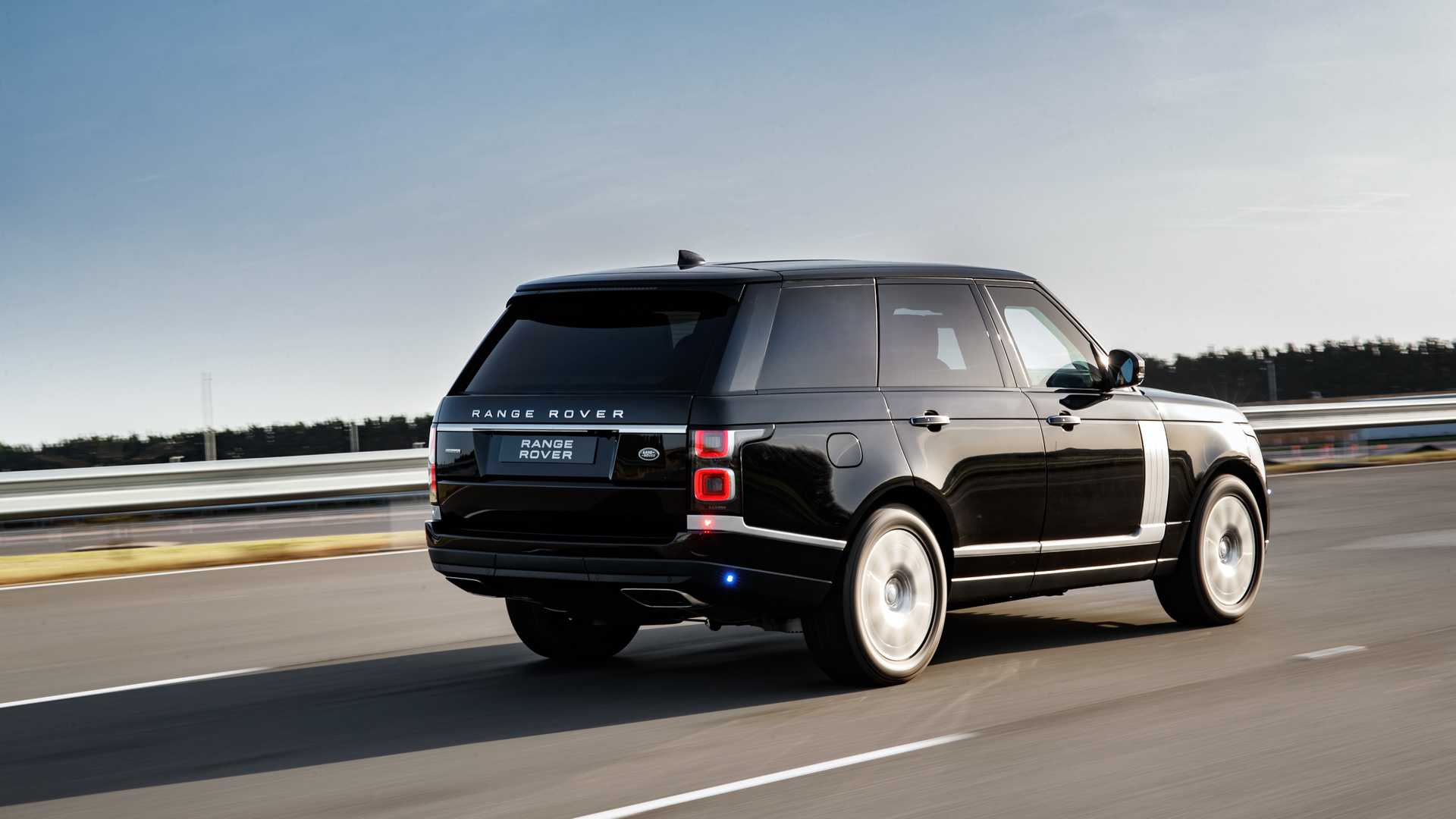 2019 Range Rover Sentinel Armored Vehicle Rear Three-Quarter Wallpapers (3)