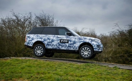 2019 Range Rover Sentinel Armored Vehicle Testing Wallpapers 450x275 (10)