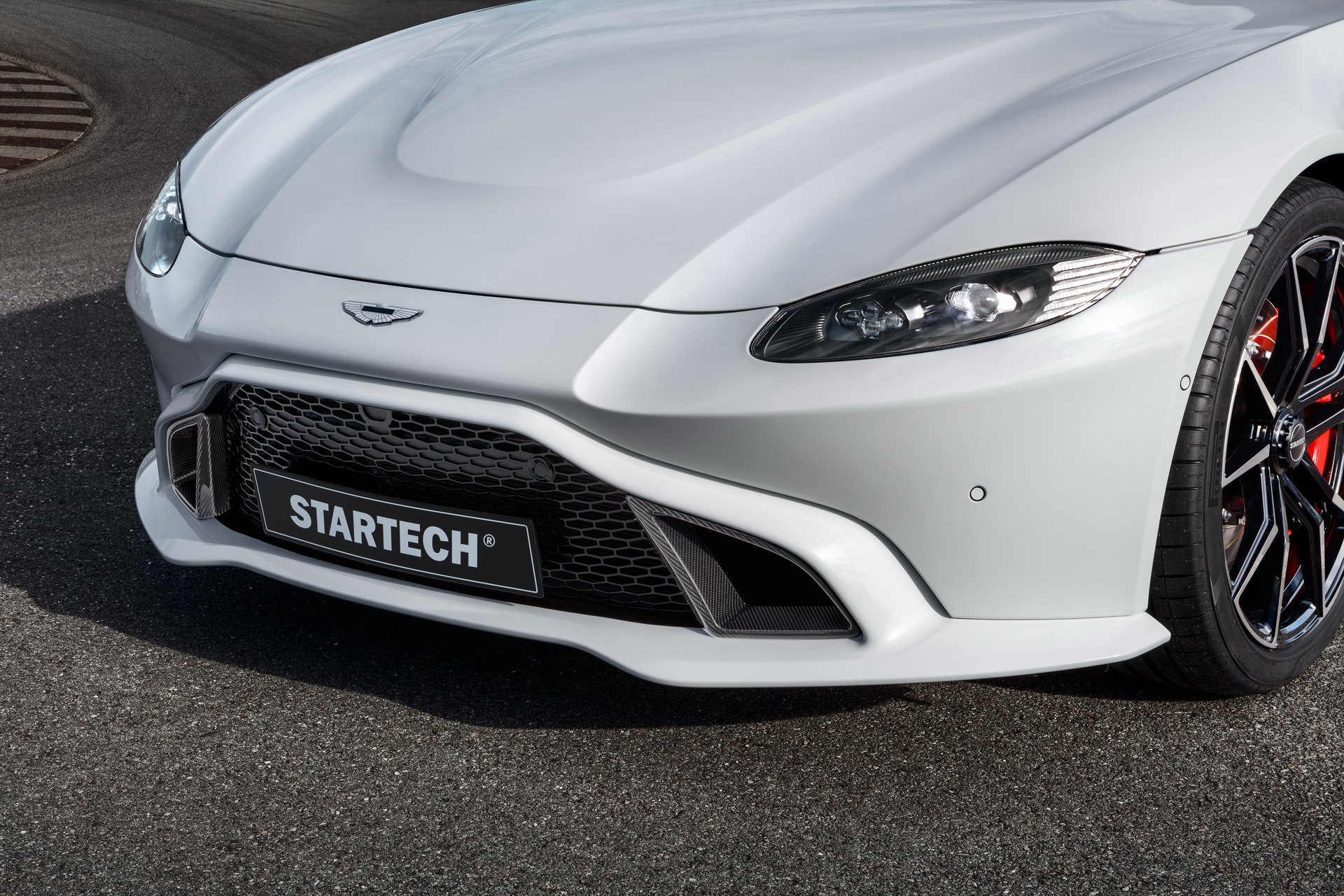 2019 STARTECH Aston Martin Vantage Headlight Wallpapers #6 of 8