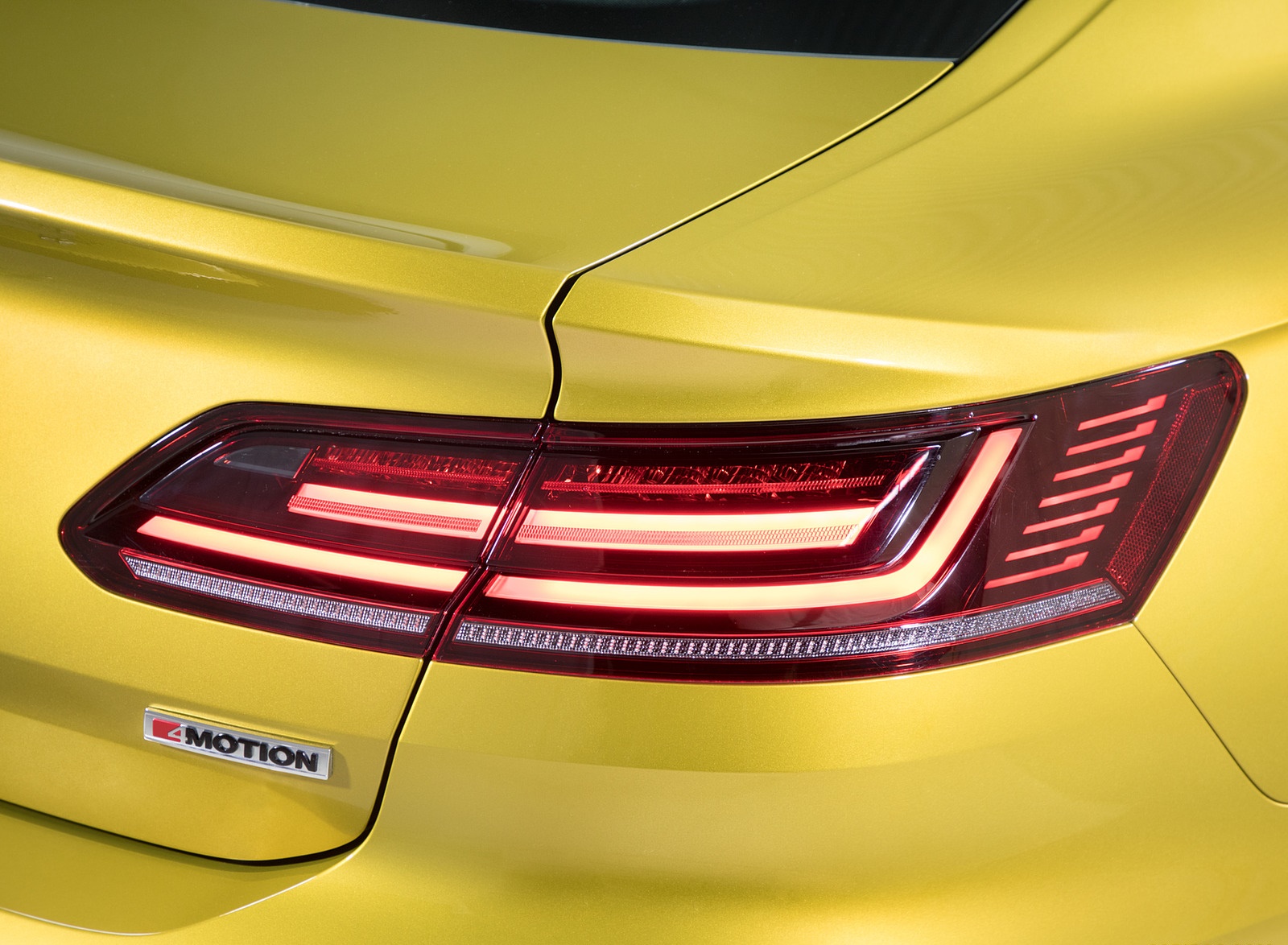 2019 Volkswagen Arteon (US-Spec) Tail Light Wallpapers #16 of 26